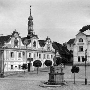 image015